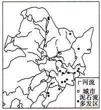 (10分)自然灾害与防治东北地区有连片多年冻土分布,河流发育.