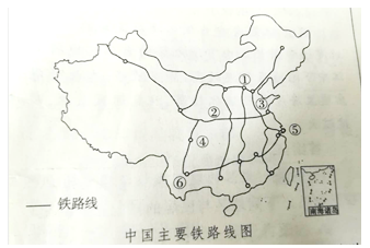 读下面两幅"不合理的旅游活动图",完成下列问题.