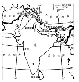 读南亚地形图和南亚降水分布图,回答下列问题.
