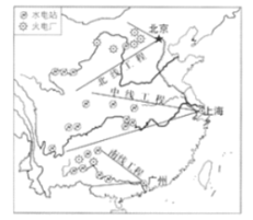 读我国西电东送工程线路示意图,完成下面小题