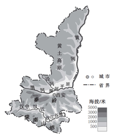 在中国辽阔的版图上,有一条非比寻常的山脉,气势巍峨地横亘在中华大地